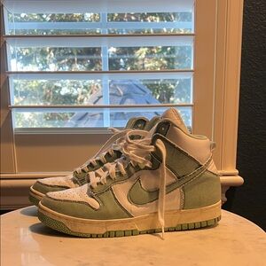 Stylish Women's High-Top Sneakers in Green and White
